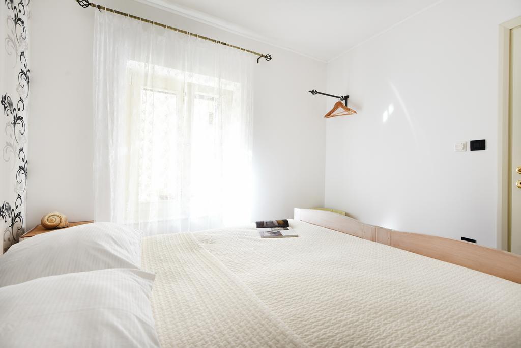 Apartments Kokolo シベニク 部屋 写真