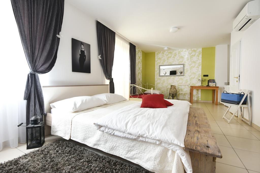 Apartments Kokolo シベニク 部屋 写真