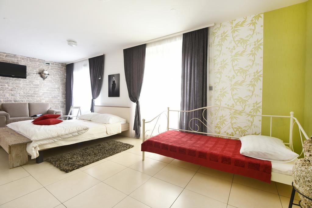 Apartments Kokolo シベニク 部屋 写真